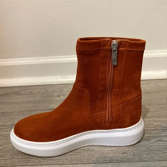 Aquatalia Laina Suede Leather Sneaker Boots Side Zip Size 6.5