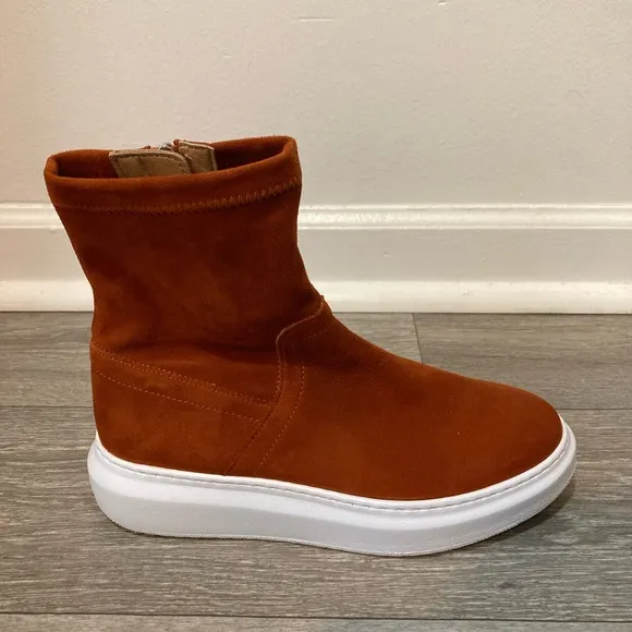 Aquatalia Laina Suede Leather Sneaker Boots Side Zip Size 6.5