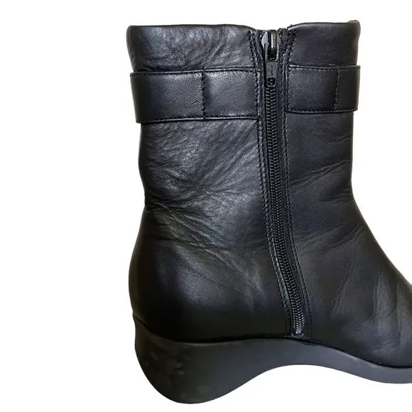 Aquatalia Weatherproof Ankle Boots In Black Leather Size 9