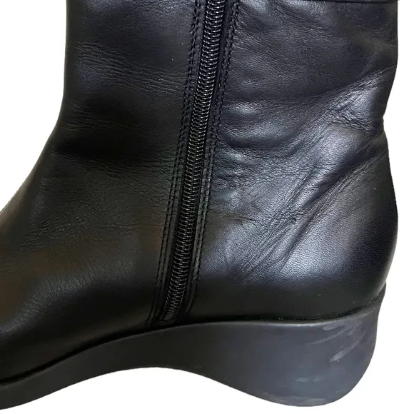 Aquatalia Weatherproof Ankle Boots In Black Leather Size 9