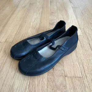 Arcopedico Black Leather Mary Jane Comfort Flats Women's Size 40