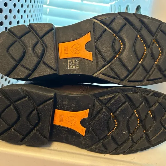 Ariat 10.5 steel toe cowboy work boots