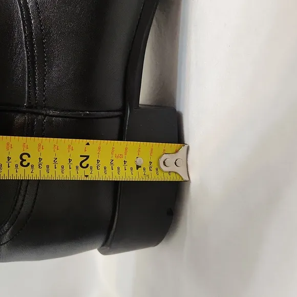 Ariat Heritage Roper Black Leather Western boots (m size 8D)