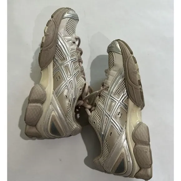 Asics Gel-Nimbus 9 Sneakers in Silver Cream