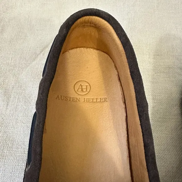 AUSTEN HELLER Driving Loafers Moccasin in Brown Suede w Navy Accents