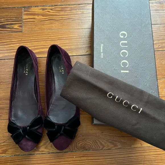 Authentic Gucci Viola Purple Suede Flats with Black Velvet Bow Size 38