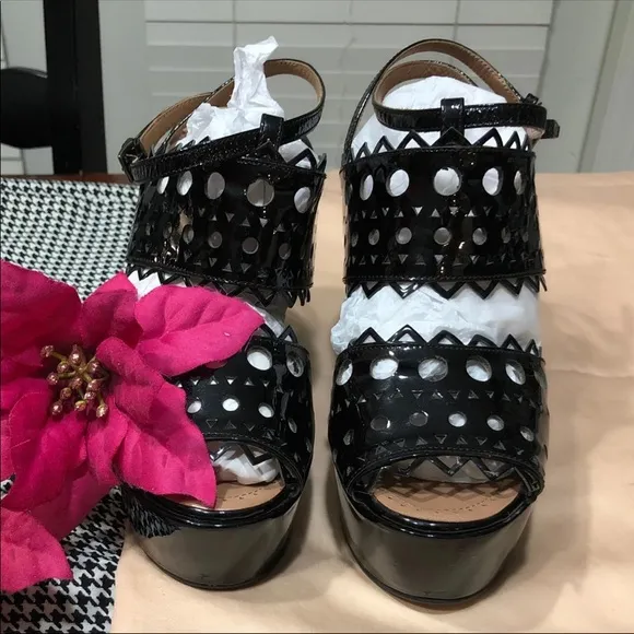 AZZEDINE ALAÏA Black Wedges 37.5