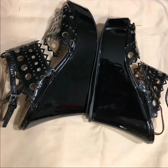AZZEDINE ALAÏA Black Wedges 37.5