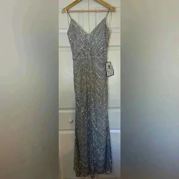 B Darlin Juniors Silver Sequined Bungee-Strap Gown Dress size 11/12 NWT