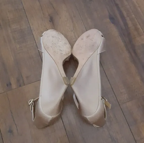 Badgley Mischka Beige Romance T Strap Rhinestone Sculpted Wedges