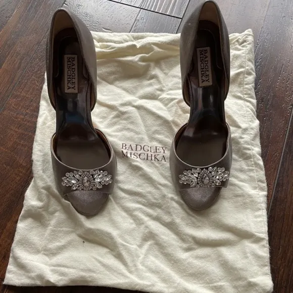 Badgley Mischka Dorsey Pump