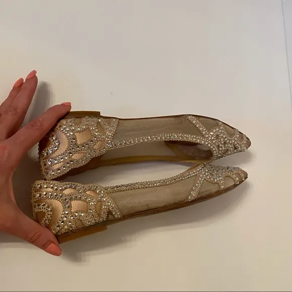BADGLEY MISCHKA JEWEL SHOES CREAM SATIN MESH FLATS CRYSTALS POINTED TOE SIZE 5.5