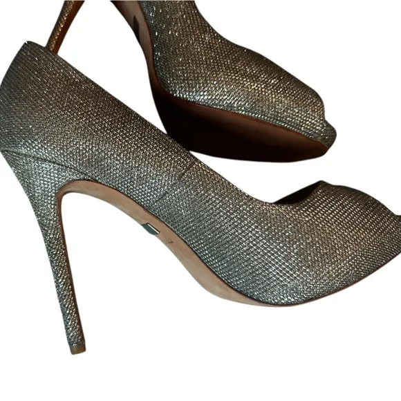 Badgley Mischka Lust Metallic Stiletto Pump Peep Toe - Women’s 10. Wedding ready