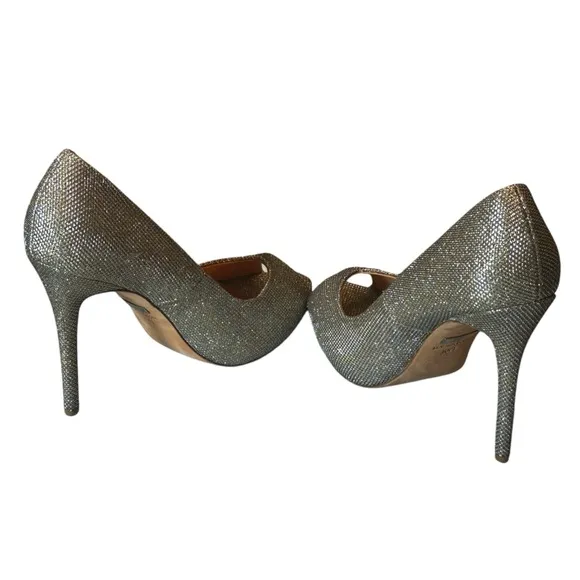 Badgley Mischka Lust Metallic Stiletto Pump Peep Toe - Women’s 10. Wedding ready