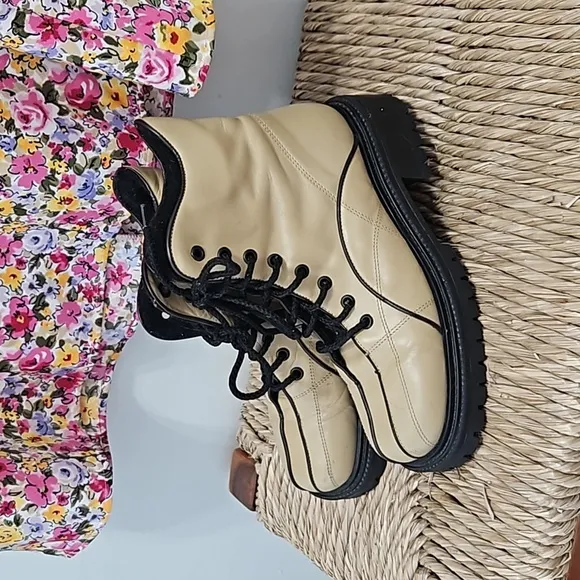 Bakers leather  combat boots size 7