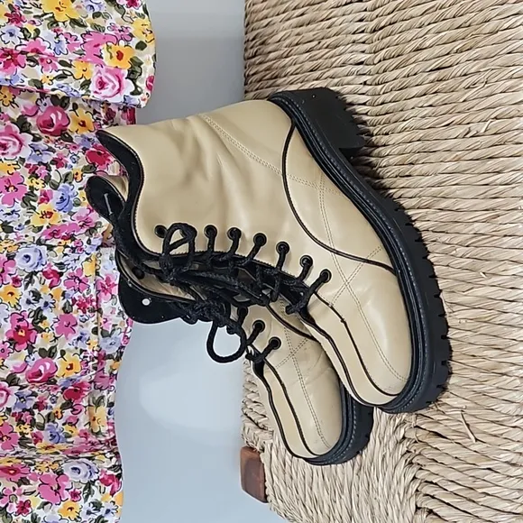 Bakers leather  combat boots size 7