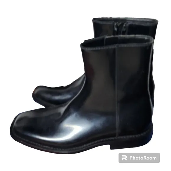 Balenciaga side zip black leather ankle boots 37
