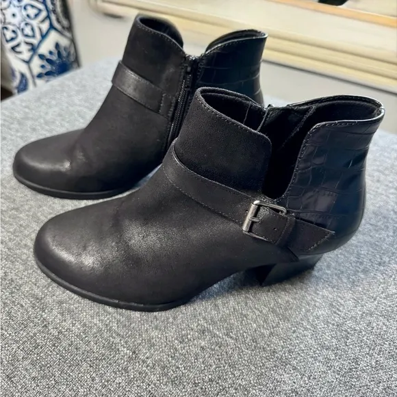 Bare Traps Lane Women’s Lane Black Ankle Booties Boots side zip buckle Size 8