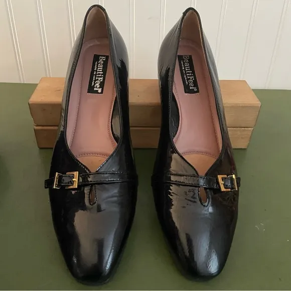 Beautifeel Patent Leather Flats/Low Heels w Buckle Deco