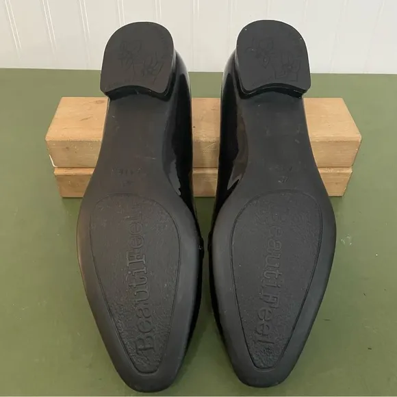 Beautifeel Patent Leather Flats/Low Heels w Buckle Deco