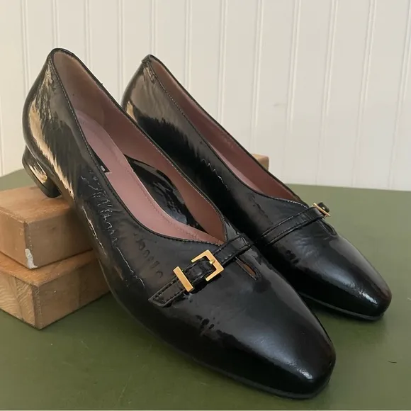Beautifeel Patent Leather Flats/Low Heels w Buckle Deco