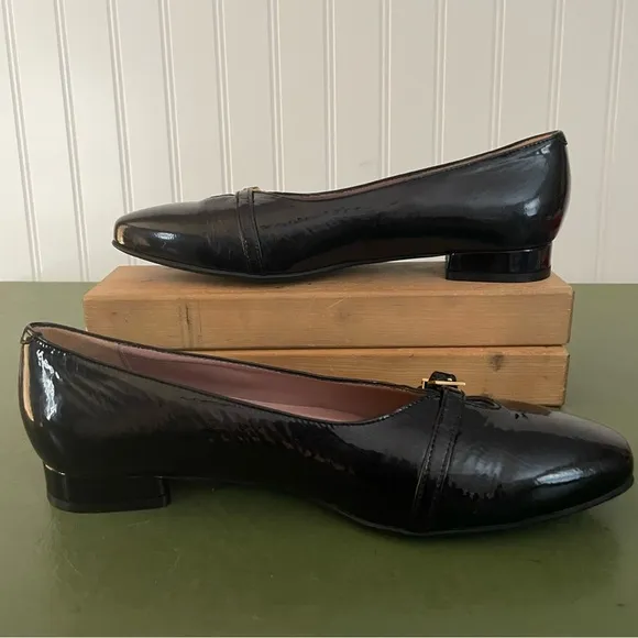 Beautifeel Patent Leather Flats/Low Heels w Buckle Deco