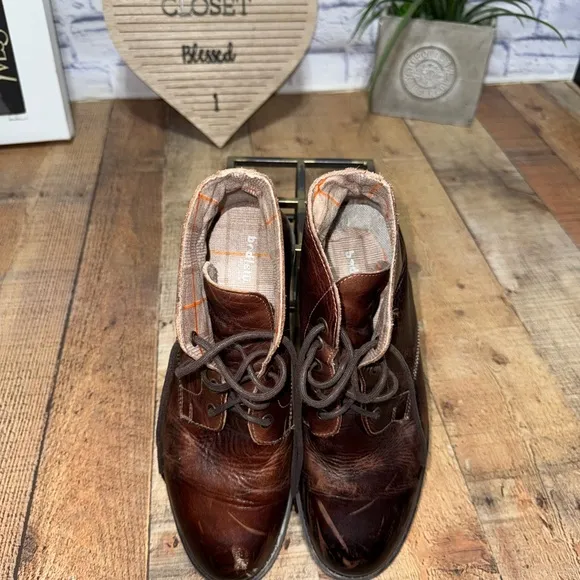 Bed Stu leather chukka boots size 10.5 with flaws