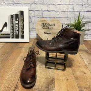 Bed Stu leather chukka boots size 10.5 with flaws