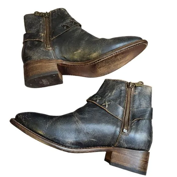 Bedstu Winslet distressed black engineer harness ankle boots Size 7