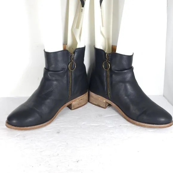 Beek Women's Quail US9 Black Leather Handmade Side Zip Ankle Booties Boots