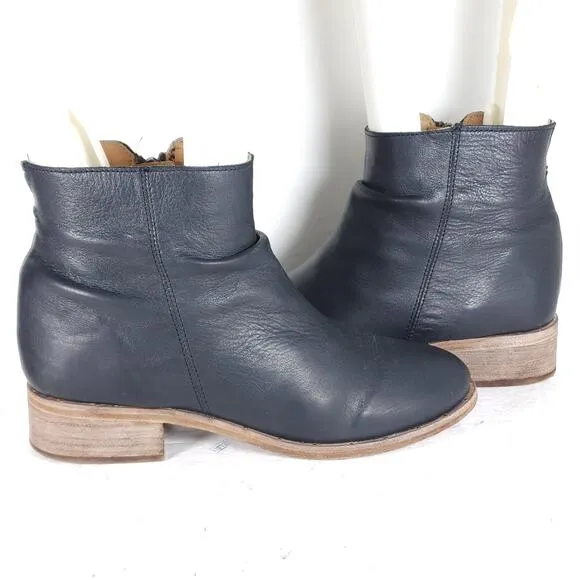 Beek Women's Quail US9 Black Leather Handmade Side Zip Ankle Booties Boots