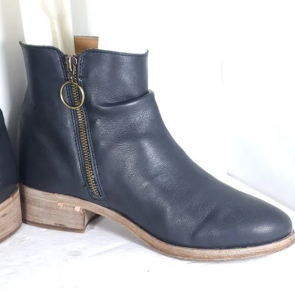 Beek Women's Quail US9 Black Leather Handmade Side Zip Ankle Booties Boots