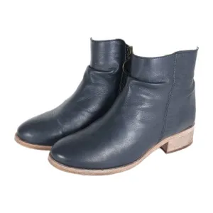 Beek Women's Quail US9 Black Leather Handmade Side Zip Ankle Booties Boots