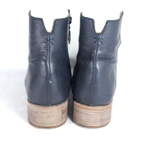 Beek Women's Quail US9 Black Leather Handmade Side Zip Ankle Booties Boots