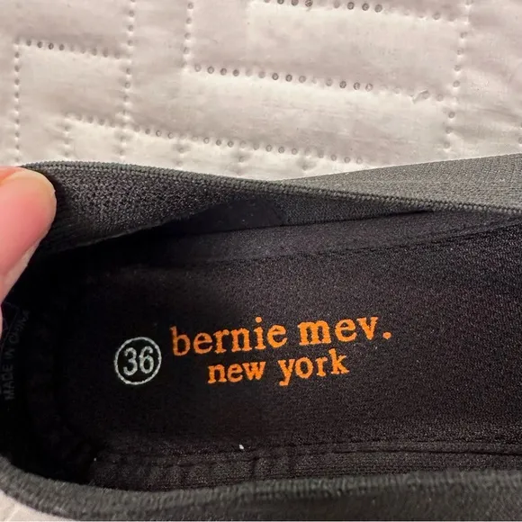 BERNIE MEV Size 36 Shira Flats Memory Foam Black