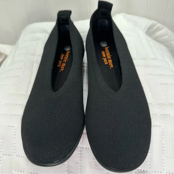 BERNIE MEV Size 36 Shira Flats Memory Foam Black