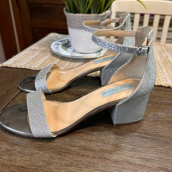Betsey Johnson Miri Evening Sandals Ankle Strap Block Heel Silver Sparkle 8.5