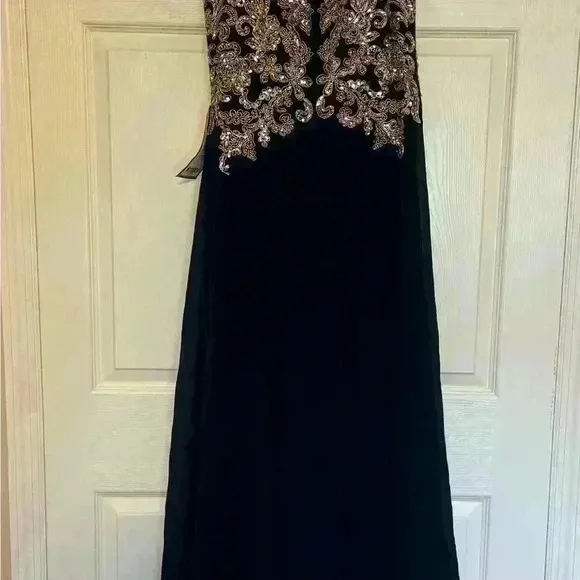BETSY &amp; ADAM Embellished Long Evening Dress NWT Size 10