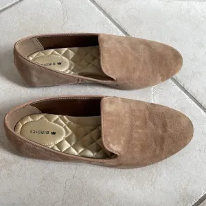 Birdies starling latte suede slip on shoes size 7