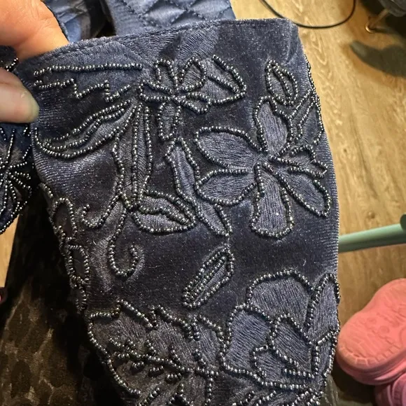 Birdies Women'sVelvet Beaded Navy Blue floral Embroidered mules woman size 9