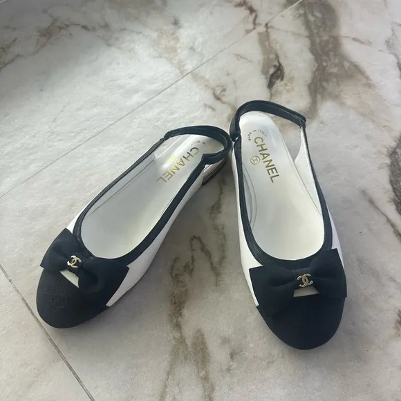 Black and White Classic Flats with Bow