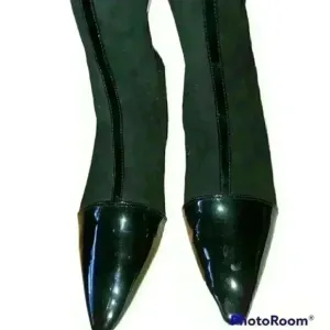 Black Boots faux suede and patent leather sz 10