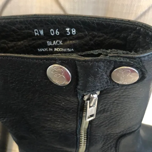 BLACKSTONE Vibram women’s Leather Boots.