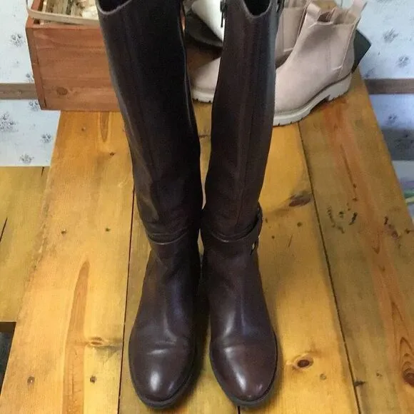 Boots leather Vince Camuto size 6m