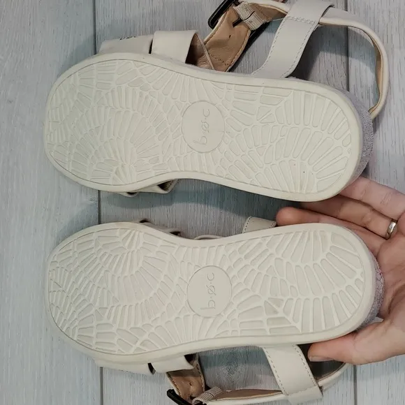 Born B.O.C. Womens Comfort Ankle Strap Flats Sandals Shoes sz 6M