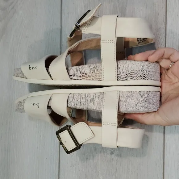 Born B.O.C. Womens Comfort Ankle Strap Flats Sandals Shoes sz 6M