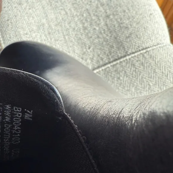 Born Cove Chelsea Boots