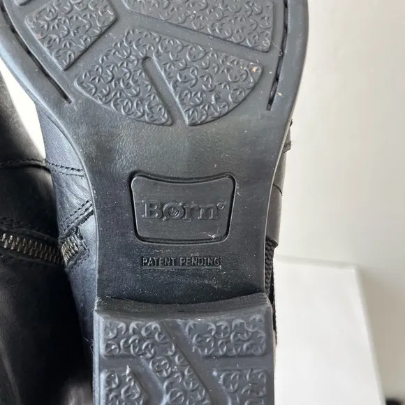Born Dayle Leather Crisscross Detail Ankle Boots Black Size 7