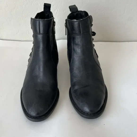 Born Dayle Leather Crisscross Detail Ankle Boots Black Size 7