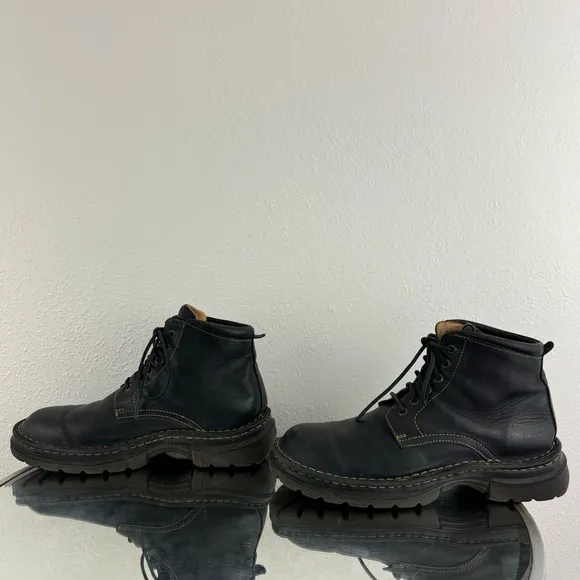 BORN Mens Black Leather Rawhide Lace Up Grunge Lug Sole Chukka Ankle Boots